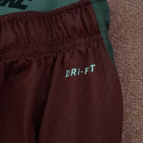 Nike Dri Fit Shorts Size small - Picture 5 of 6